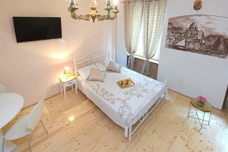 Sibenik Antique Studio Apartment - Old Town Buitenkant foto