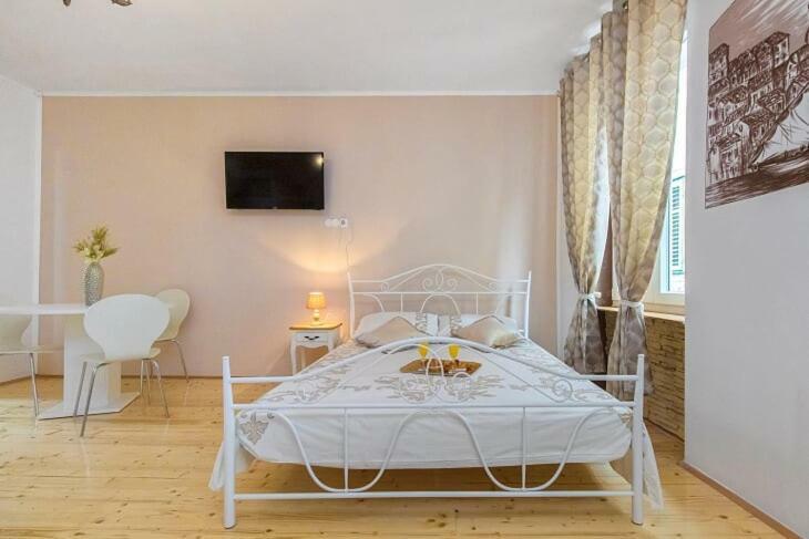 Sibenik Antique Studio Apartment - Old Town Buitenkant foto